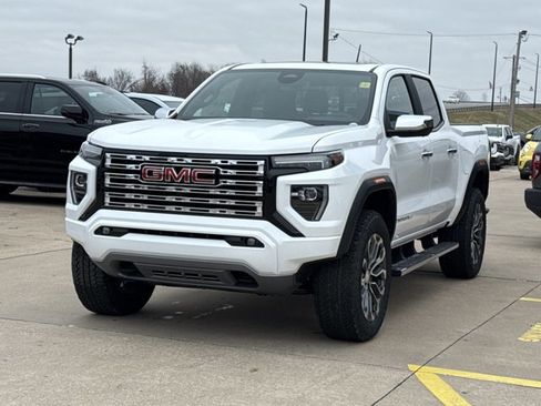 New 2026 GMC Canyon Denali image 11