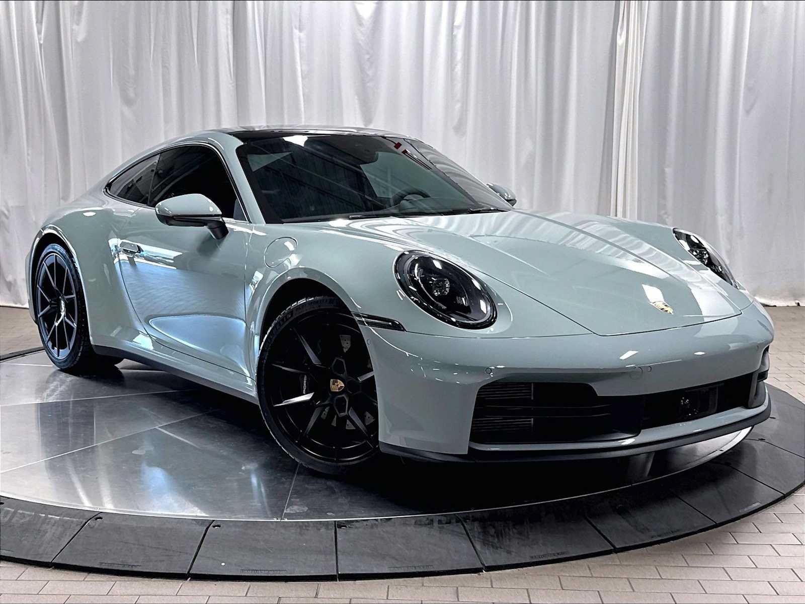 Used 2025 Porsche 911 Carrera RWD image 12