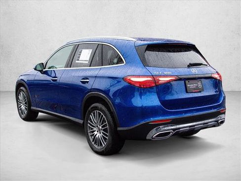 Certified 2025 Mercedes-Benz GLC 300 4MATIC image 7