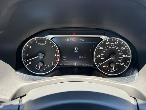 Used 2024 Nissan Altima 2.5 SV FWD image 15