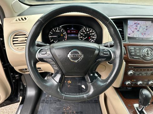 Used 2018 Nissan Pathfinder Platinum image 26