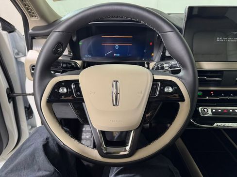 New 2026 Lincoln Corsair Premiere image 23