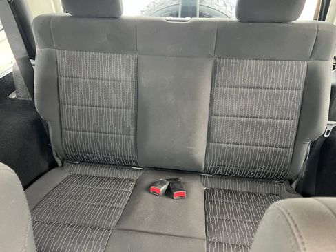 Used 2012 Jeep Wrangler Sahara image 31