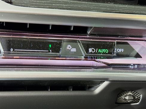 New 2026 BMW 740i image 10