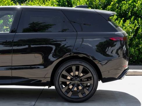 New 2026 Land Rover Range Rover Sport Dynamic SE AWD/4WD image 14