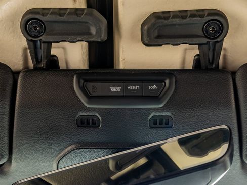 Used 2022 Jeep Gladiator Rubicon w/ LED Lighting Group image 28