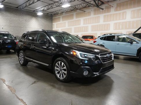Used 2018 Subaru Outback 2.5i Touring w/ Popular Package #3 image 17