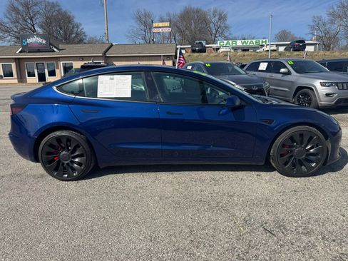 Used 2022 Tesla Model 3 Performance image 2