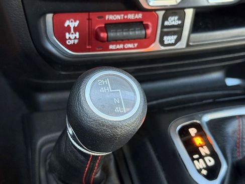 Used 2023 Jeep Wrangler Unlimited Rubicon AWD/4WD image 29