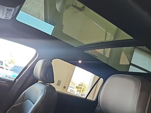 Used 2024 Volkswagen Tiguan SEL R-Line image 29