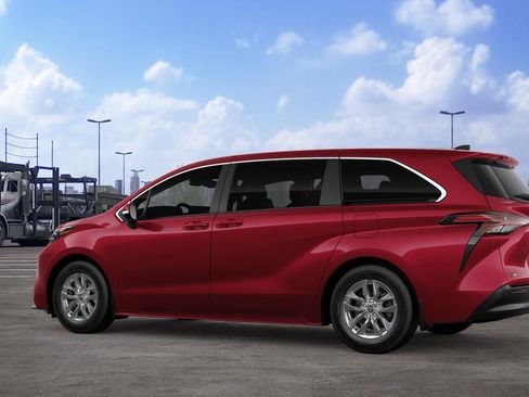 New 2026 Toyota Sienna LE FWD image 7