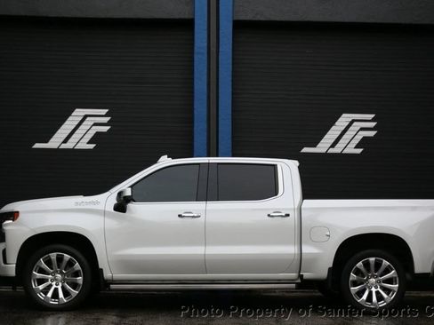 Used 2021 Chevrolet Silverado 1500 High Country w/ Technology Package AWD/4WD image 2