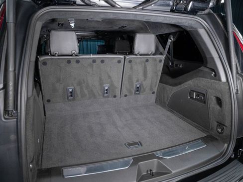 Used 2023 Cadillac Escalade ESV V w/ Heavy-Duty Trailer Package AWD/4WD image 7
