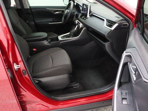 Certified 2025 Toyota RAV4 XLE FWD image 36
