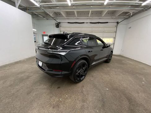 Used 2024 Chevrolet Equinox EV RS image 6