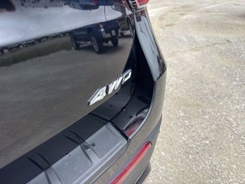 Used 2025 Ford Explorer ST-Line w/ ST-Line Street Pack AWD/4WD image 11