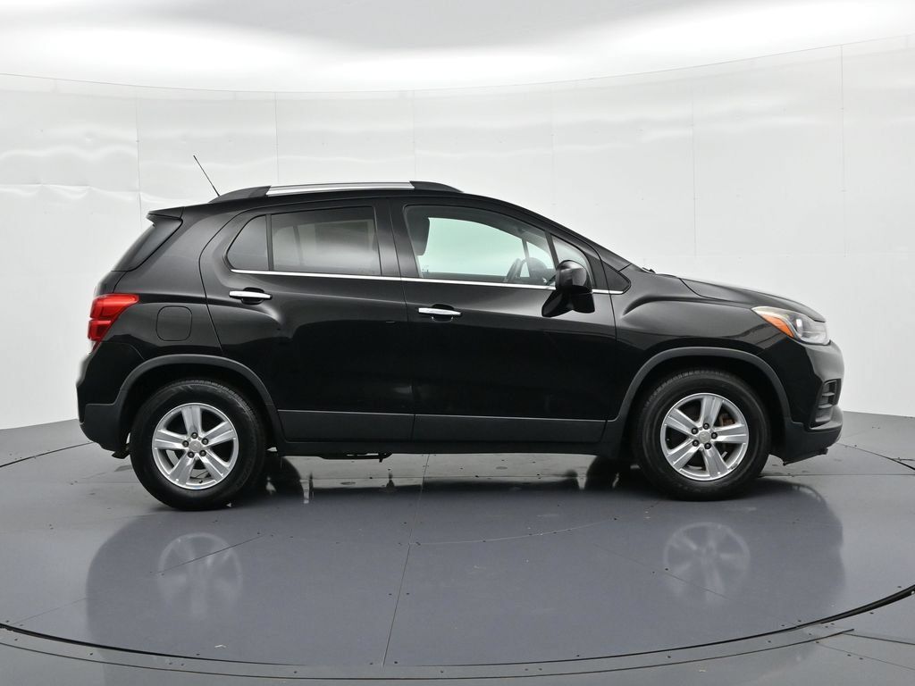 Used 2017 Chevrolet Trax LT w/ Driver Confidence Package FWD image 5