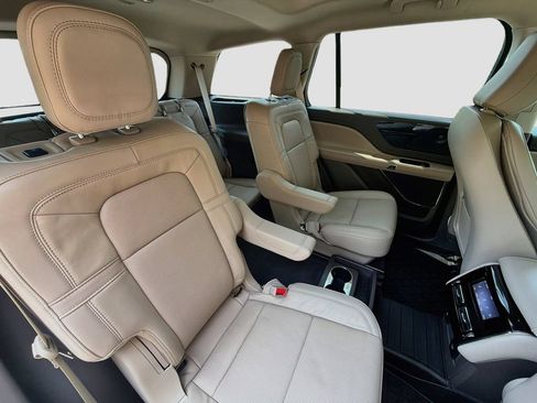 Used 2023 Lincoln Aviator Reserve w/ Elements Package Plus AWD/4WD image 32