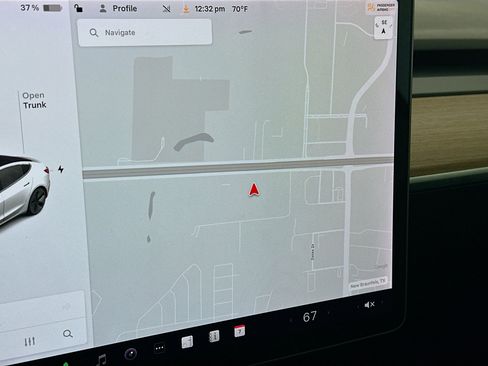 Used 2021 Tesla Model 3 Standard Range Plus image 19