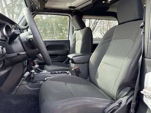 Used 2023 Jeep Wrangler Sport S image 13