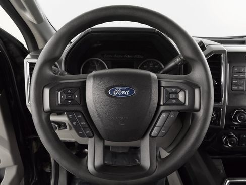 Used 2017 Ford F250 XLT w/ Snow Plow Prep Package image 12