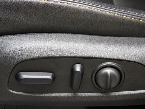 Used 2021 Chevrolet Equinox Premier image 28