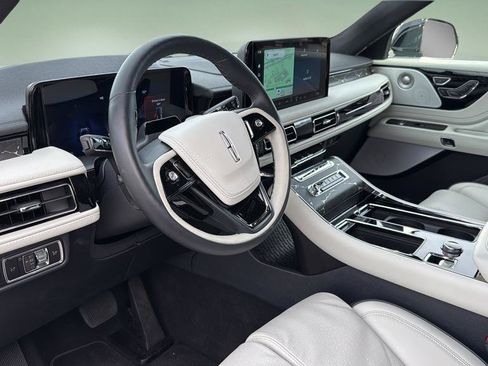 Used 2025 Lincoln Aviator Black Label image 11