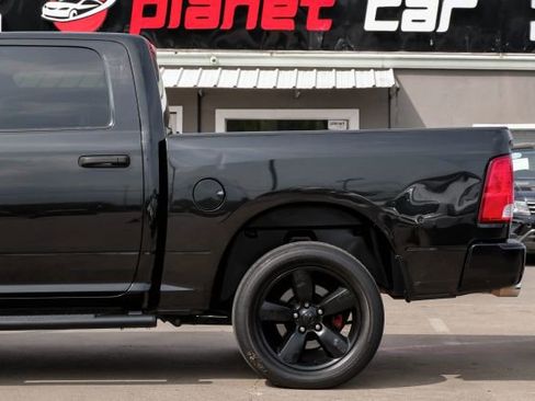 Used 2018 RAM 1500 Express w/ Black Ram 1500 Express Group image 17
