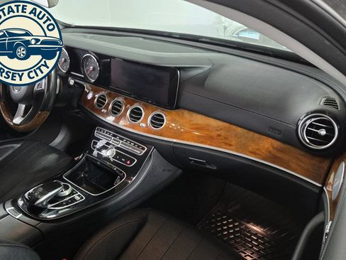 Used 2018 Mercedes-Benz E 300 4MATIC w/ Premium 3 Package (Q03) image 36