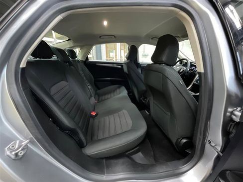 Used 2020 Ford Fusion SE image 22