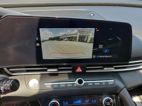 Used 2025 Hyundai Elantra SEL FWD image 12