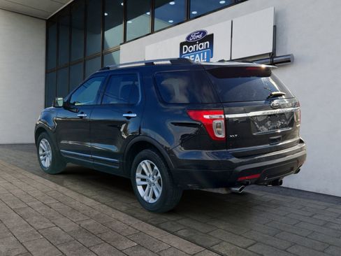 Used 2015 Ford Explorer XLT w/ Equipment Group 202B image 4