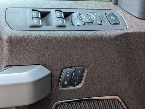 Used 2019 Ford F250 King Ranch w/ King Ranch Ultimate Package AWD/4WD image 4