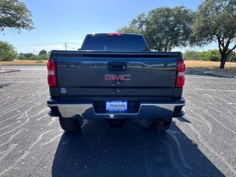 Used 2017 GMC Sierra 2500 SLE w/ HD SLE Preferred Plus Package AWD/4WD image 5