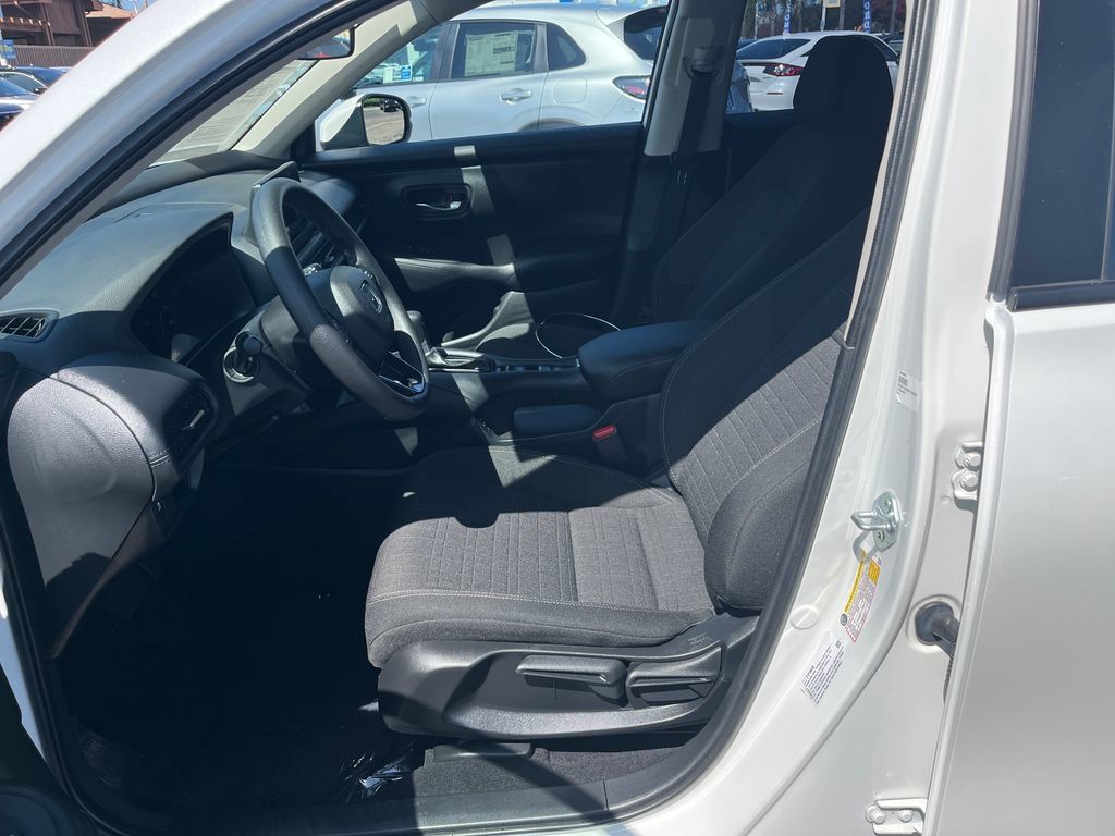 Certified 2024 Honda HR-V LX image 9