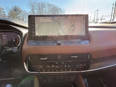 Used 2024 Nissan Rogue Platinum w/ Platinum Premium Package image 13