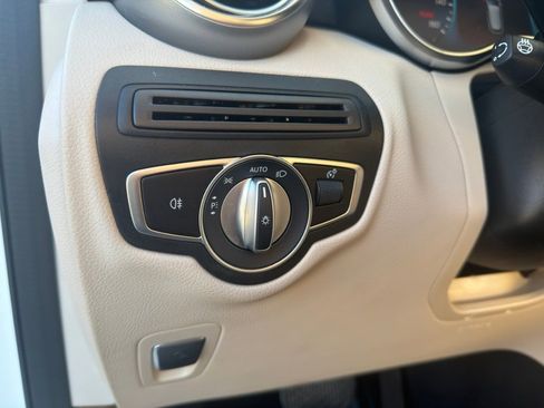 Used 2022 Mercedes-Benz GLC 300 4MATIC image 18