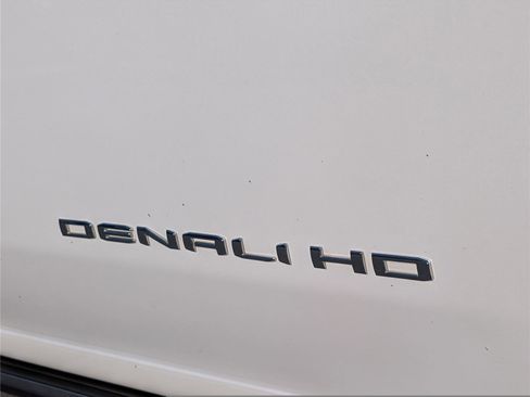 Used 2023 GMC Sierra 3500 Denali w/ Denali Ultimate Package image 9