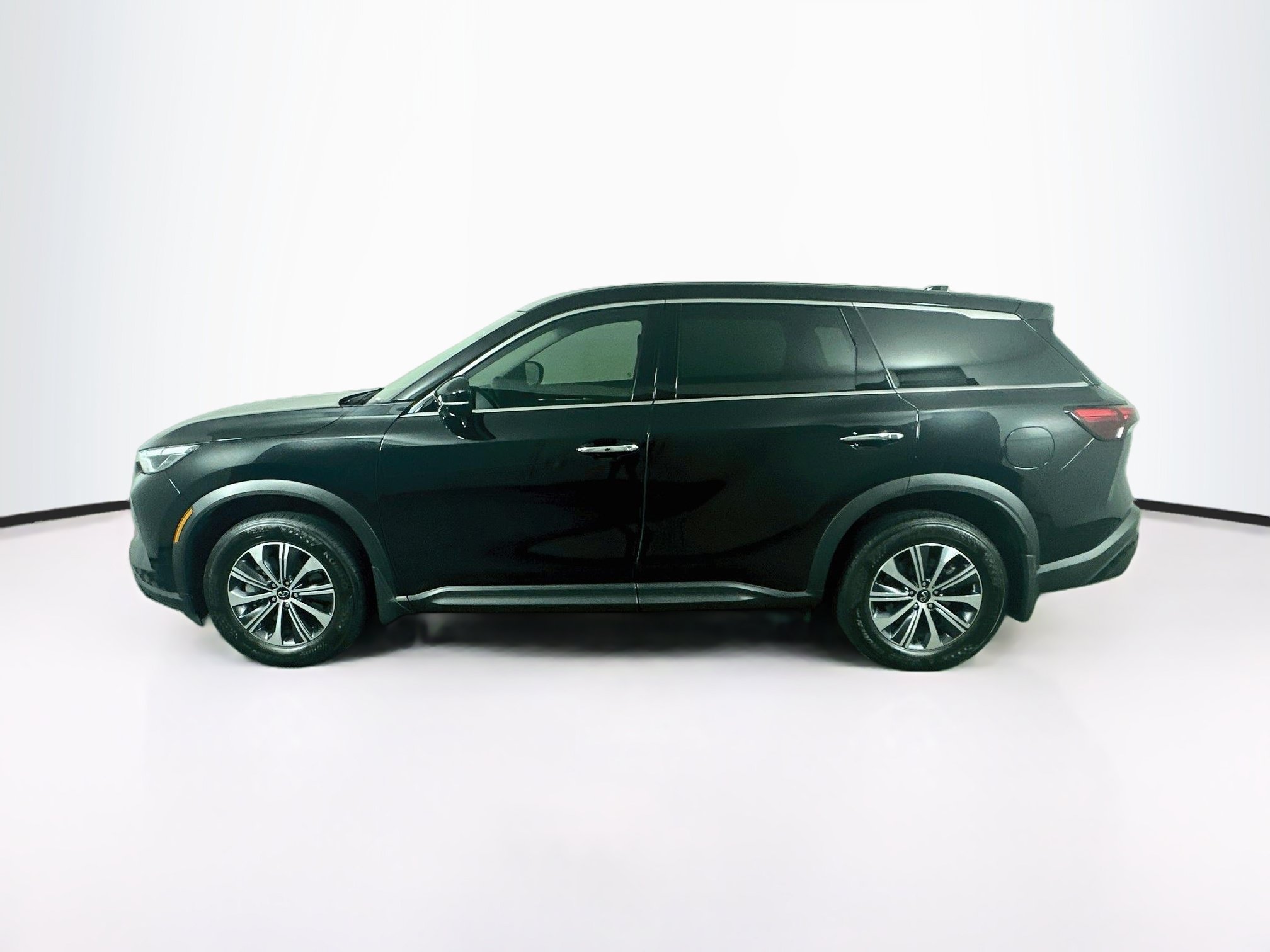 Used 2023 INFINITI QX60 Pure AWD/4WD image 4