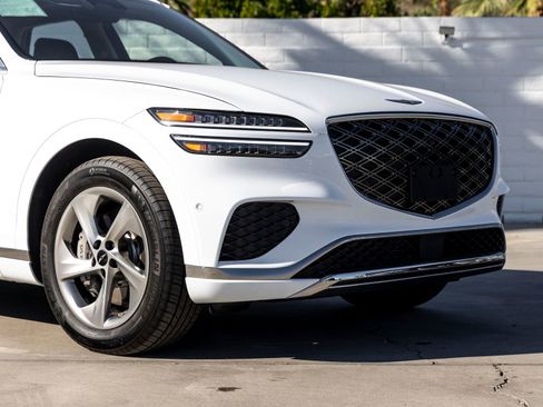 Used 2026 Genesis GV70 2.5T Advanced image 3