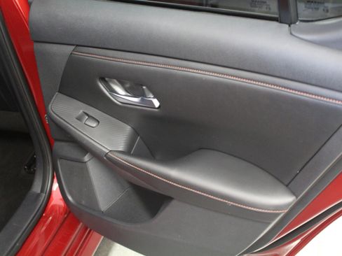 Used 2020 Nissan Sentra SR w/ Premium Package image 28