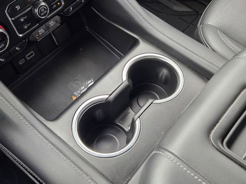 Used 2024 Chevrolet Suburban Z71 w/ Z71 Off-Road Package image 23