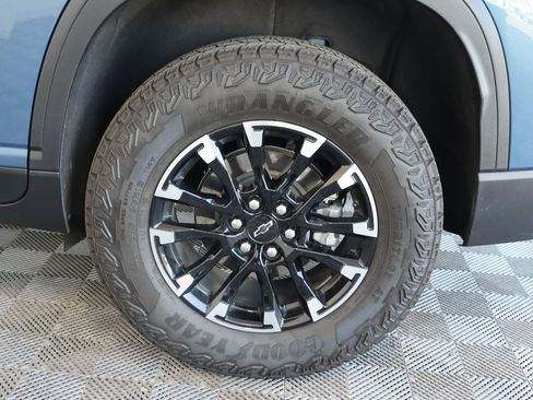 Used 2025 Chevrolet Traverse Z71 w/ Driver Confidence Package AWD/4WD image 17