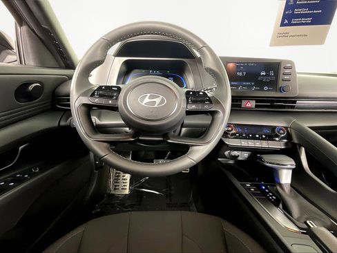 Certified 2025 Hyundai Elantra Sport image 8