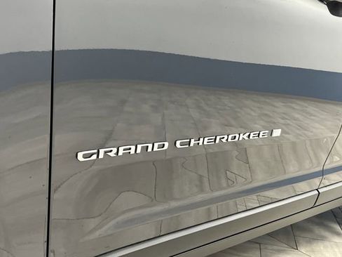 New 2025 Jeep Grand Cherokee L Limited image 37