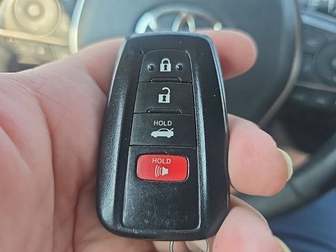 Used 2018 Toyota Camry XSE FWD image 20