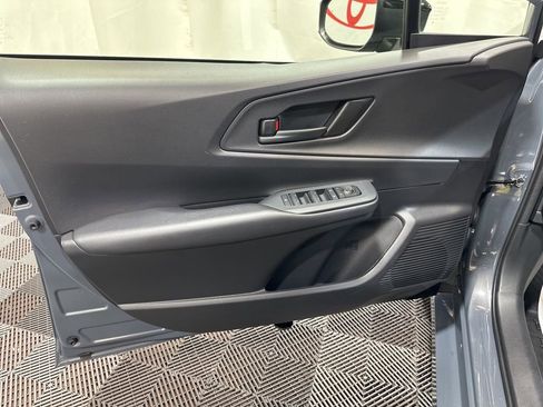 Used 2025 Toyota Prius Plug-In Hybrid image 23