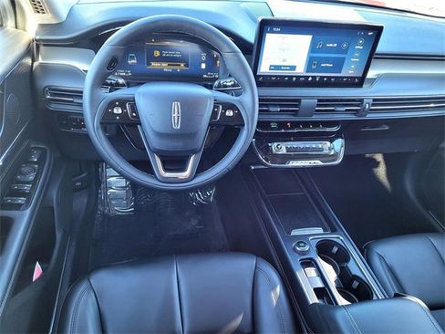 Used 2024 Lincoln Corsair FWD image 9