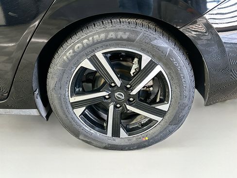 Used 2024 Nissan Sentra SV image 11