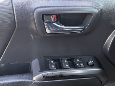 Used 2023 Toyota Tacoma TRD Off-Road image 24